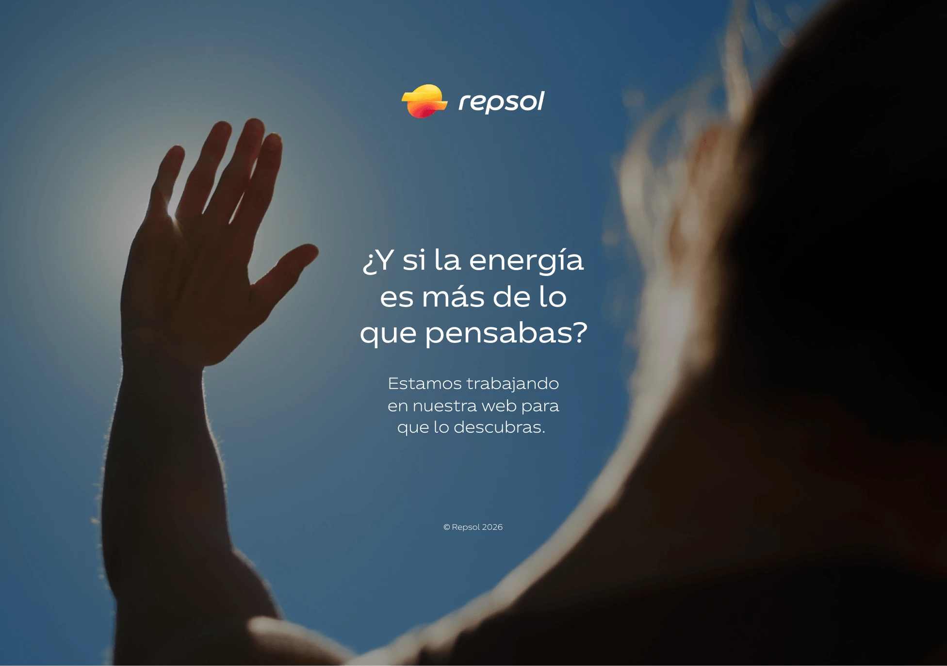 Pieza de Repsol con una persona al sol y el titular ¿Y si la energía es más de lo que pensabas?